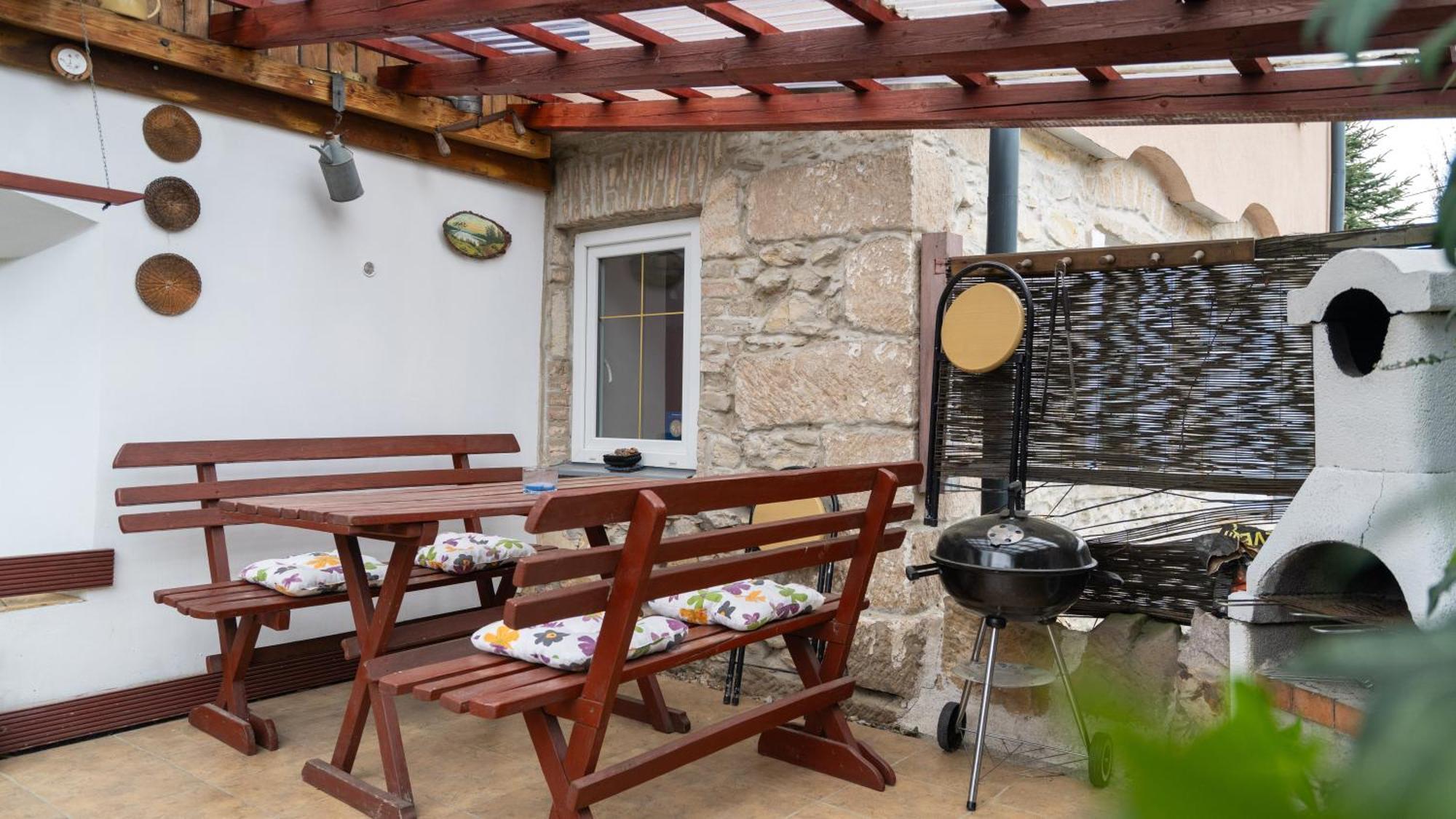 apartmán Karin Rovensko pod Troskami Exterior foto